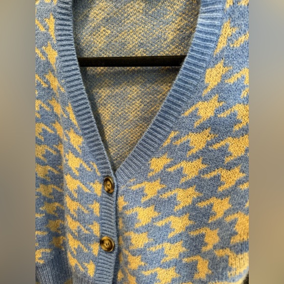 Cropped sweater - Picture 2 of 3